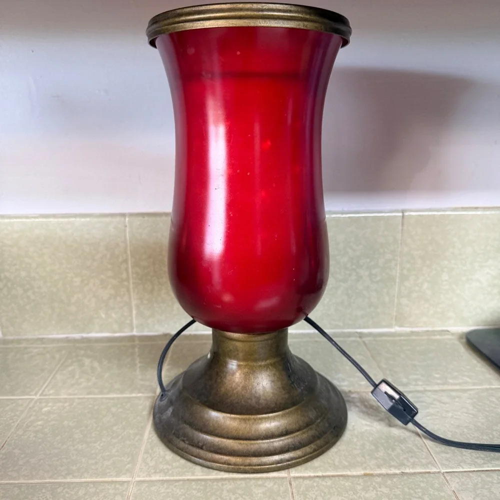 Scentsy Warm the Heart May‎ 2011 Red Glass Electric Wax Warmer Bronze Base
